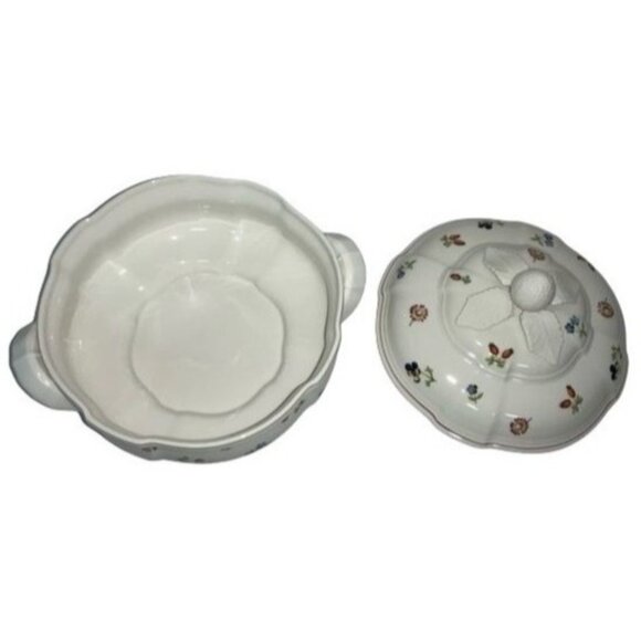 Villeroy & Boch Petite Fleur Porcelain Covered Tureen 10.75" x 10.75" x 6.25" Fl - Picture 3 of 4